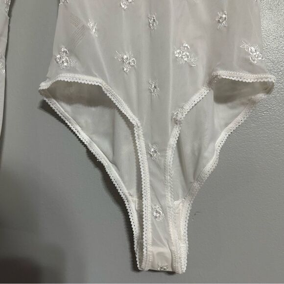 Free People Intimately NEW Women’s XS Make Out Mesh Embroidered Bodysuit Ivory - Picture 8 of 12